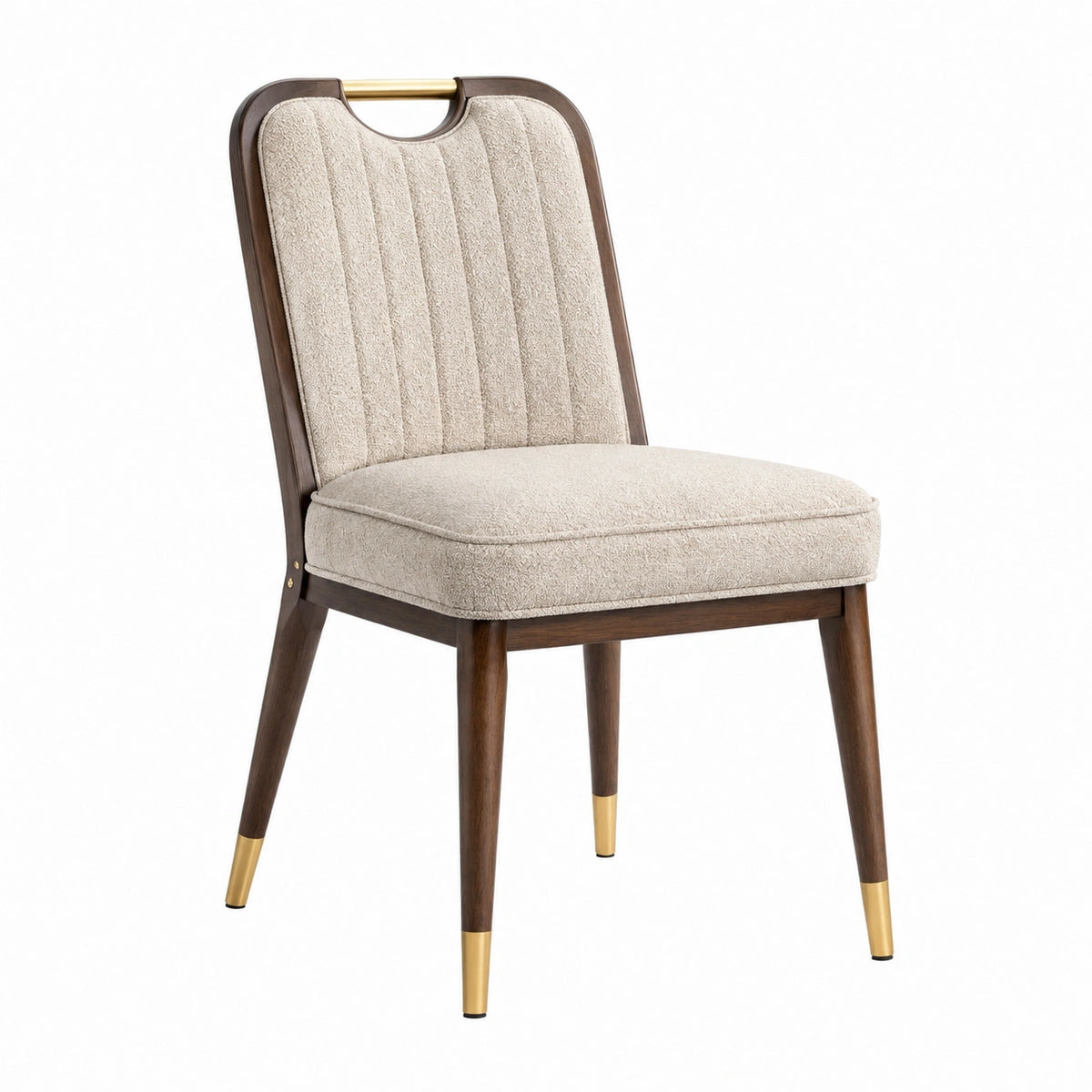 Silla de madera y tela beige con detalles dorados